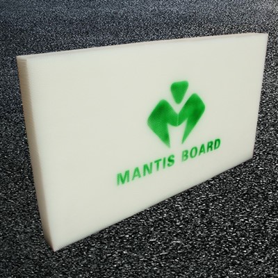 Vaikne töö Vesijoaga telliste lõikamine